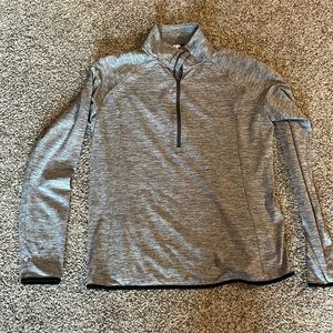 Womens XL Under Armour heatgear zip up